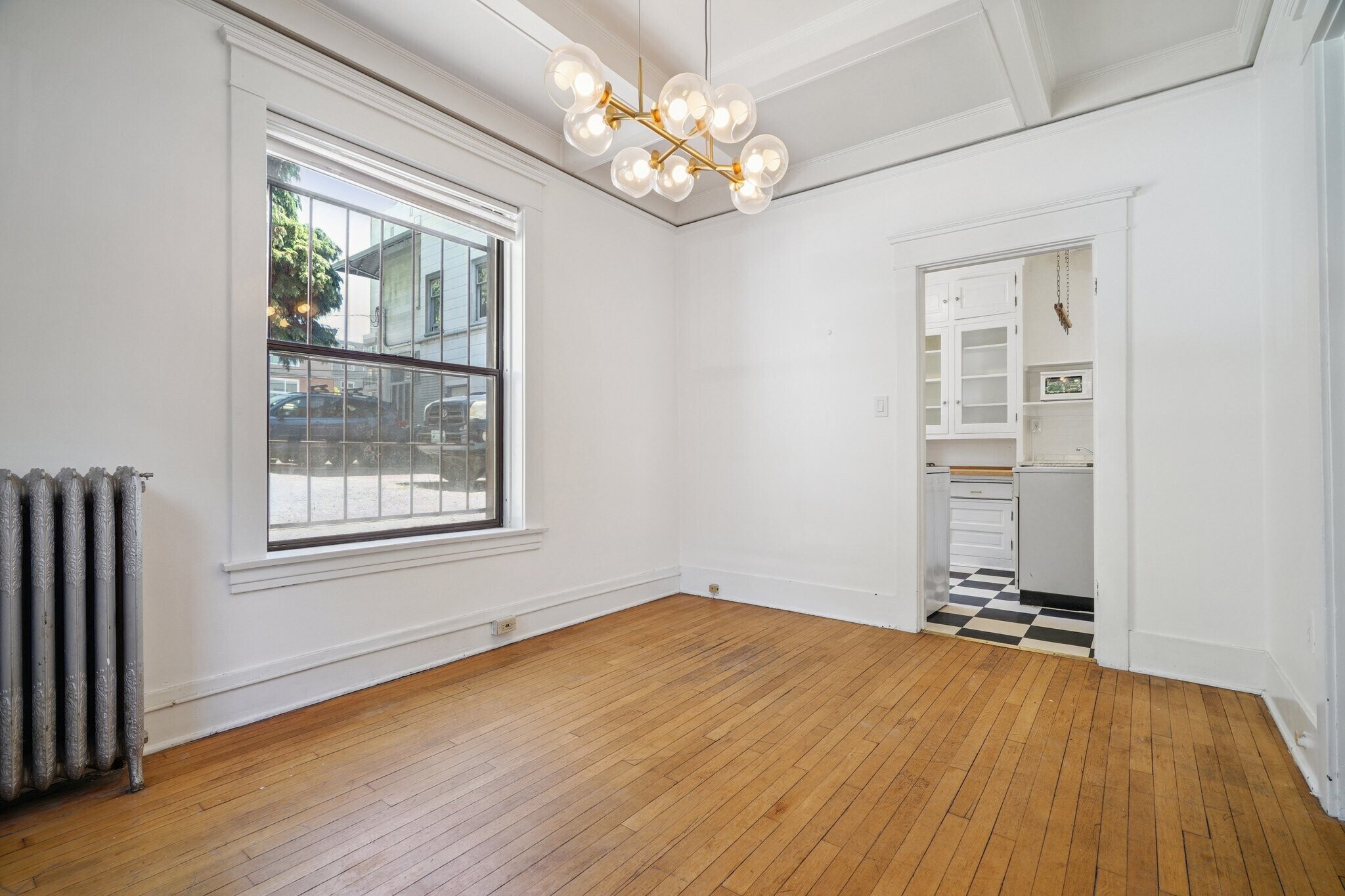 Building Photo - 416 E Roy St