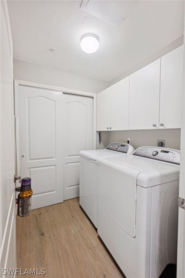 Building Photo - 7687 Pebble Creek Cir