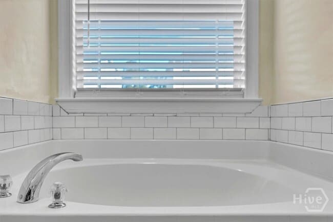 Building Photo - 80 Butler Dr