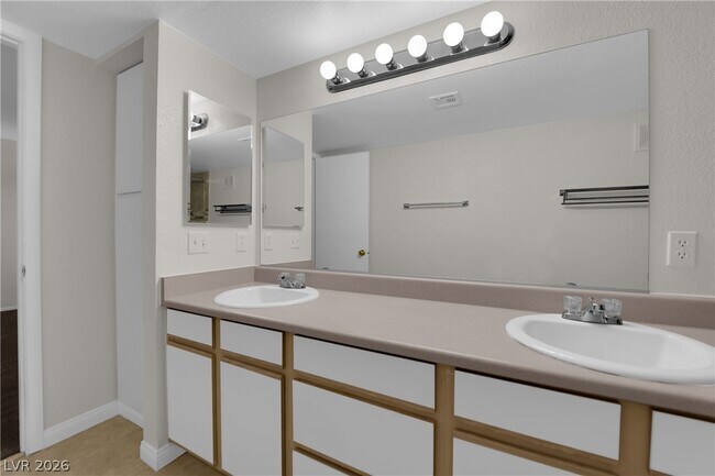 Building Photo - 2300 E Silverado Ranch Blvd