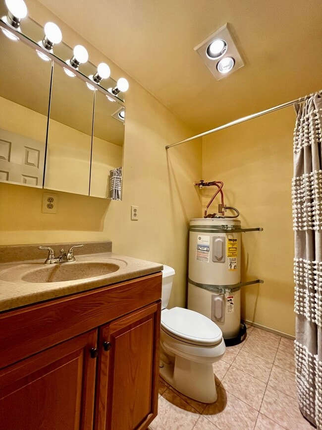Building Photo - Peaceful Forest Retreat Close to Silverdale