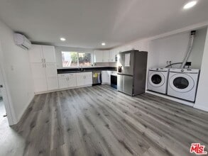 Building Photo - 20003 Arminta St