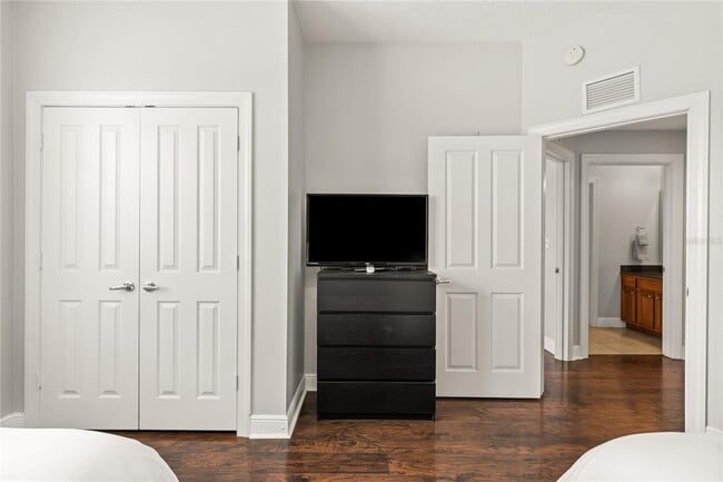 Building Photo - 7615 Heritage Crossing Way