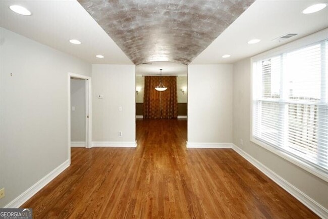 Building Photo - 1354 Brookhaven Village Cir NE