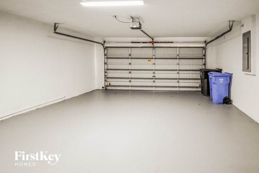 Building Photo - 516 Valencia Park Dr