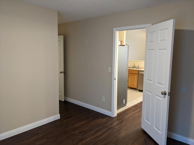 Building Photo - 1814 Cedarcrest Ave