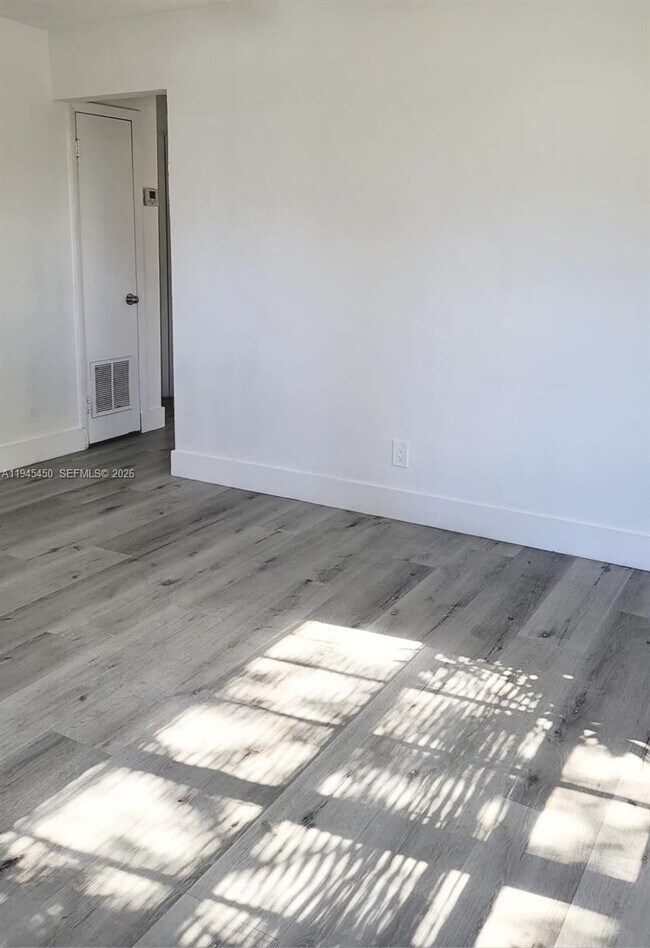 Building Photo - 1003 NW 73rd St