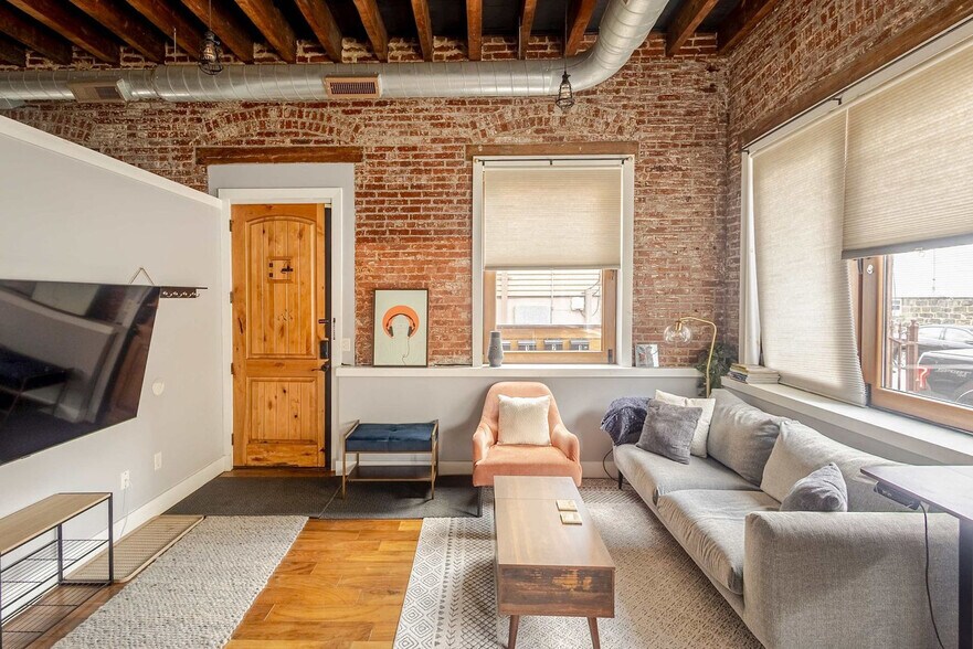 Primary Photo - 621 14th St