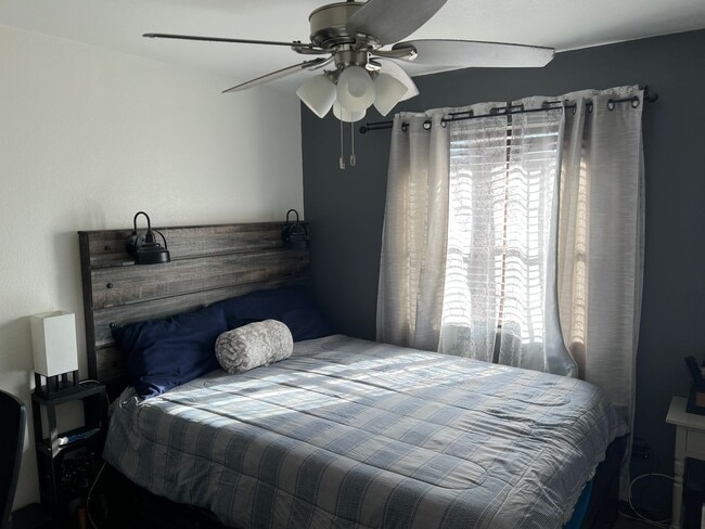 Building Photo - Solar Panels included on the 3 bedroom 2 b...