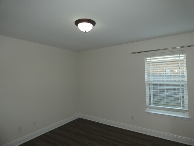 Building Photo - Stunning Craftsman Home - Stonechase