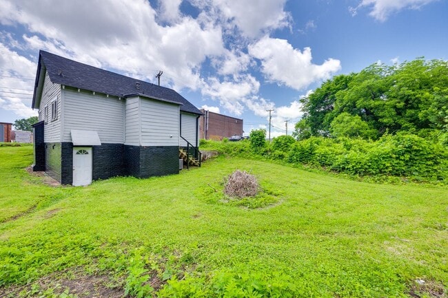 Building Photo - Cute 2 bedroom 1 bath home in Gastonia.