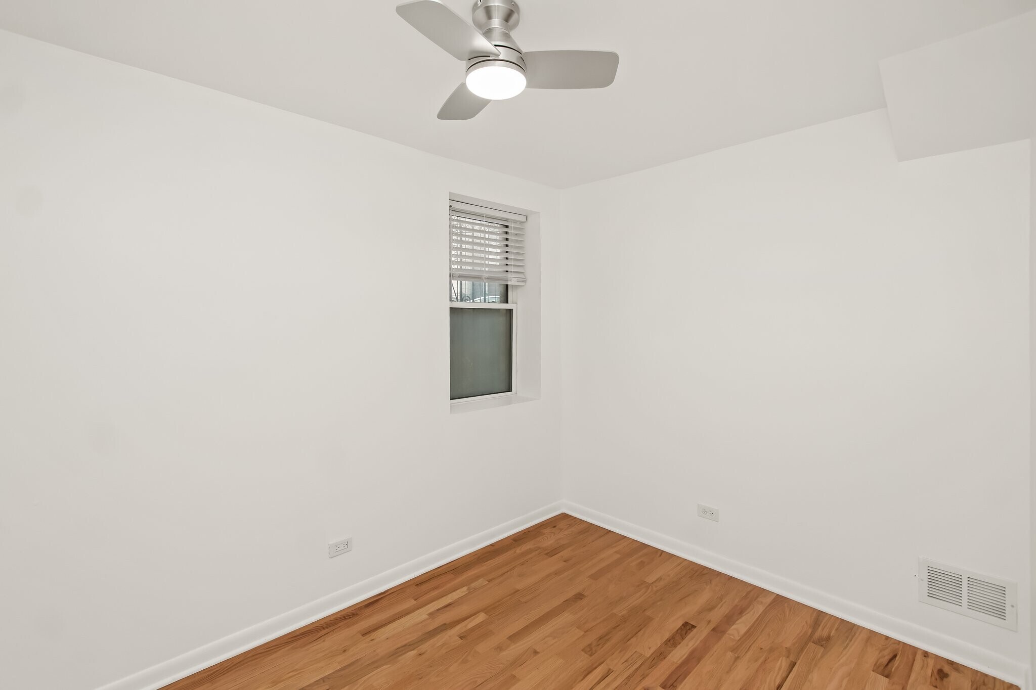 Building Photo - 1739 W Beach Ave