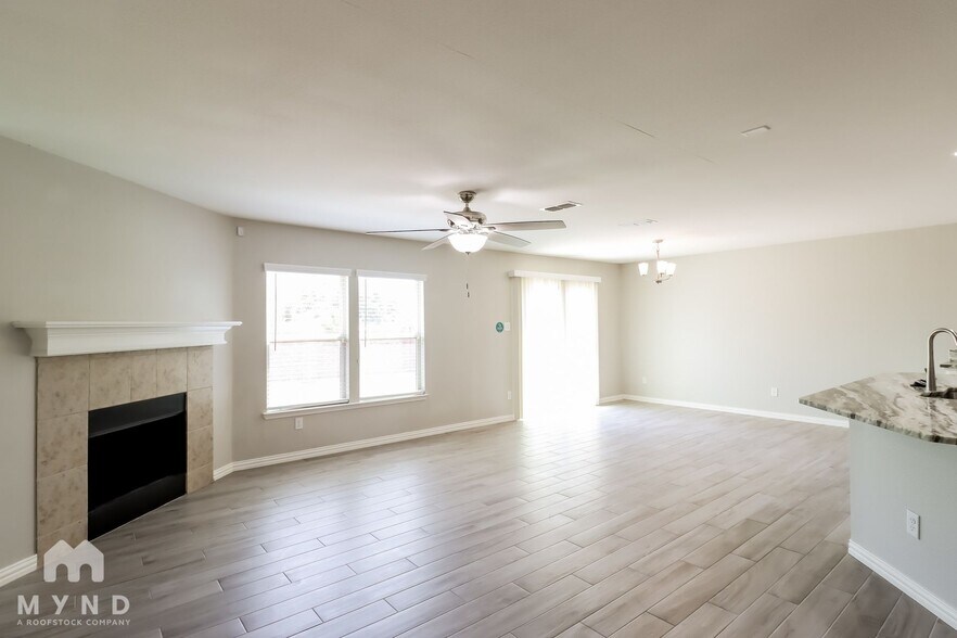 Building Photo - 6928 Glade Oaks Dr