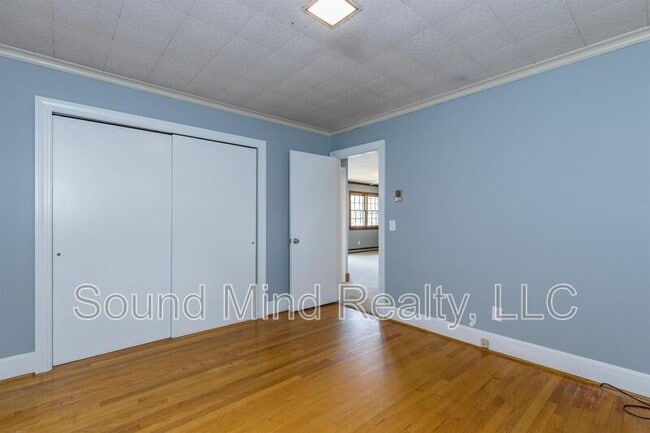 Building Photo - 207 S Alston St