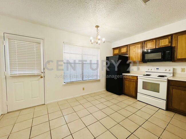 Building Photo - Recently Refreshed 2/2.5 Within Walking Distance to UNT Ready For Move-In!