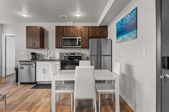 Building Photo - 1800 W Bethune St