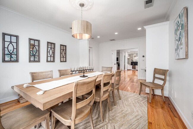 Building Photo - 11468 Club Dr