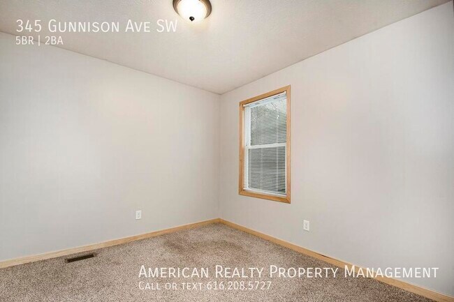 Building Photo - 345 Gunnison Ave SW