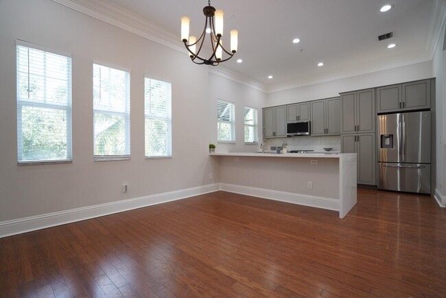 Building Photo - 214 S Latitude Cir