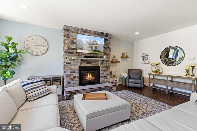 Building Photo - 397 Pear Blossom Rd