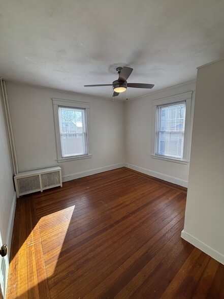 Building Photo - 580 Admiral St