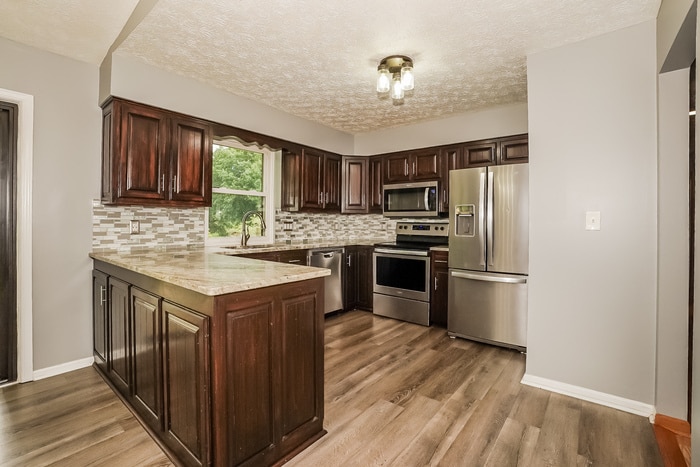 Building Photo - 371 Shenandoah Blvd