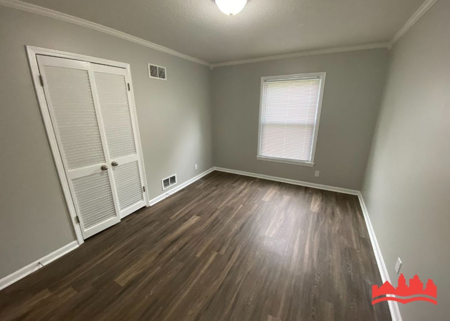Building Photo - 5303 Villa Del Rey Dr