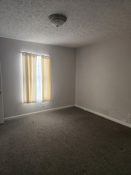 Building Photo - 3109 Wildwood Dr