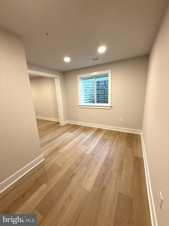 Building Photo - 4133 Ridgeview Ave