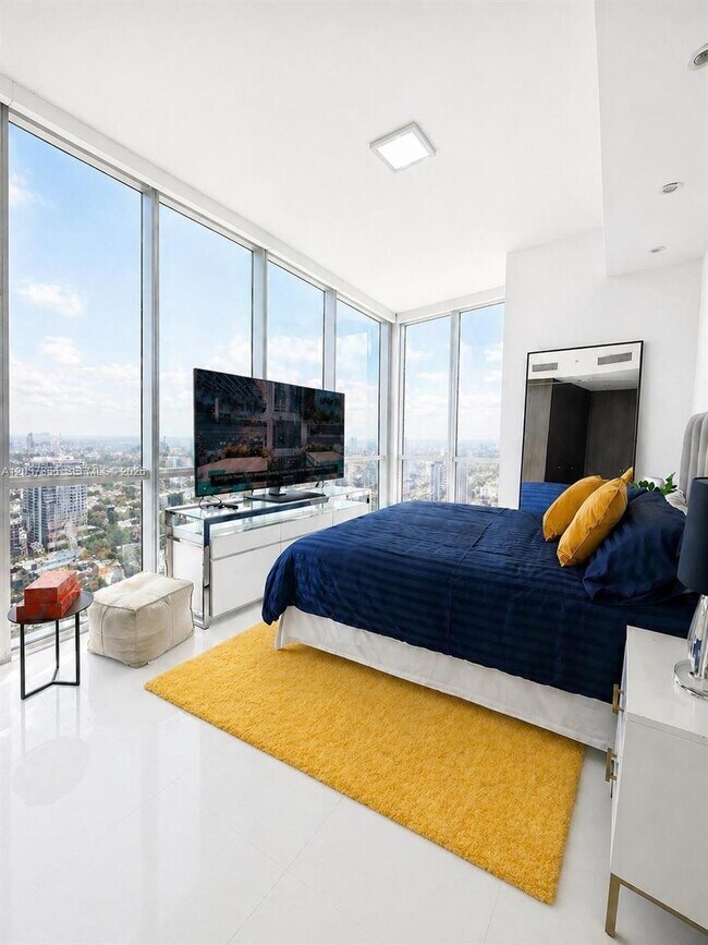 Building Photo - 1100 Biscayne Blvd