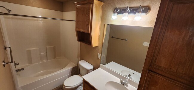Building Photo - 3 Bedroom 2 Bath off Clear Creek Viewable ...