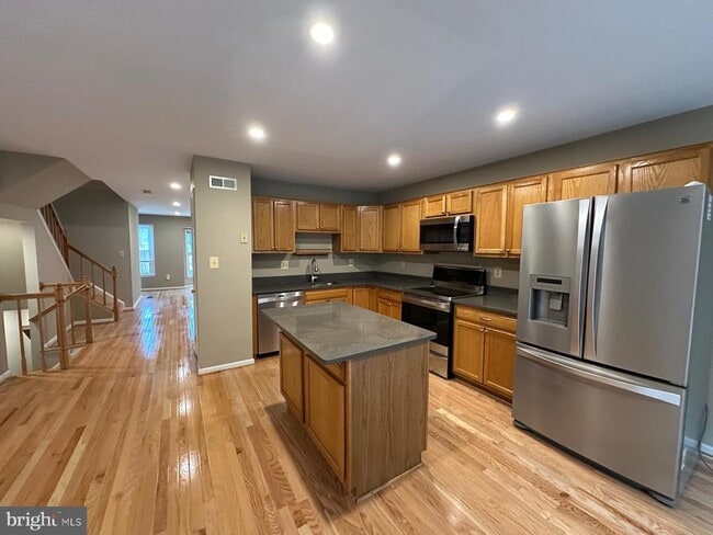Building Photo - 208 Fair Oaks Ave