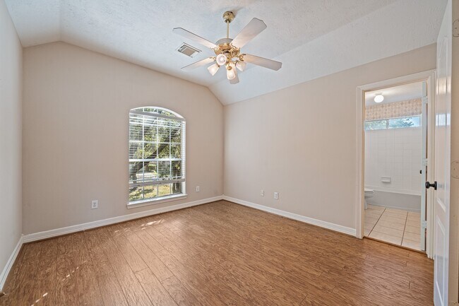 Building Photo - 9306 Lochflora Dr