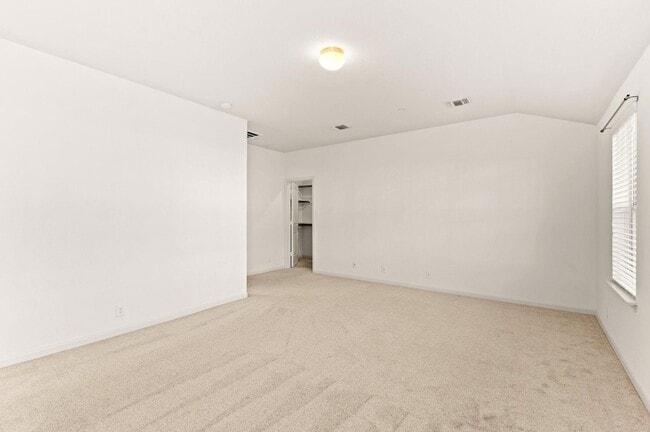 Building Photo - 1620 Bryant Dr