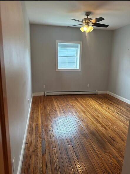 Building Photo - 1550 Fall River Ave