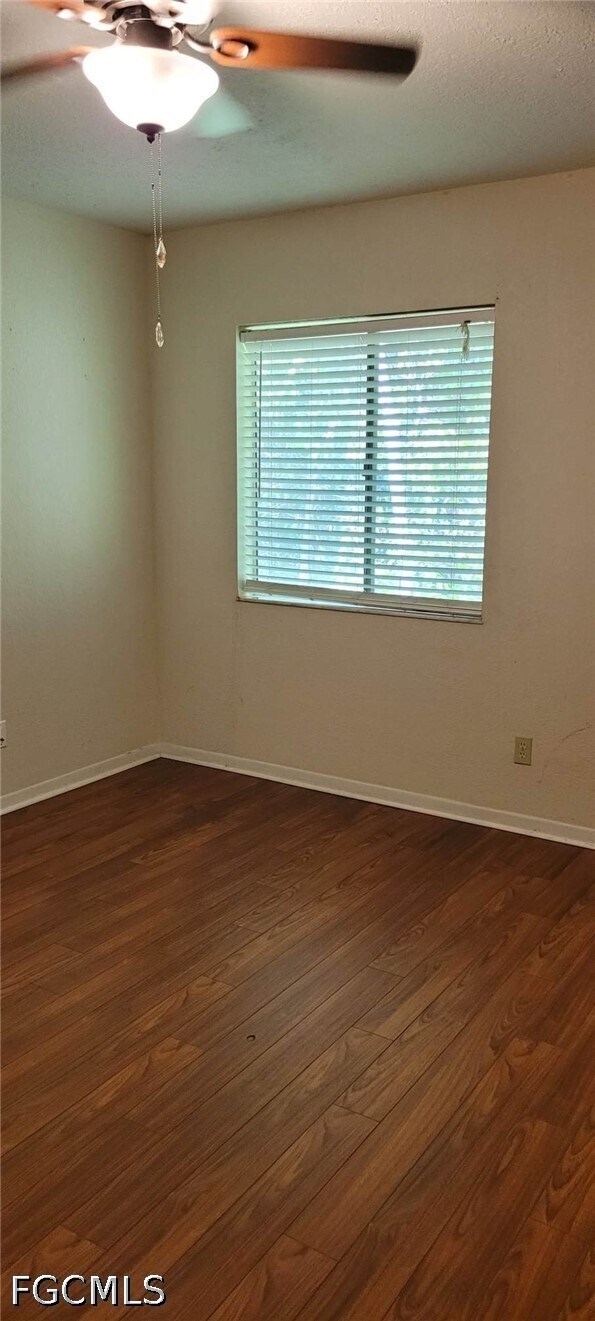 Building Photo - 4611 Bayshore Dr