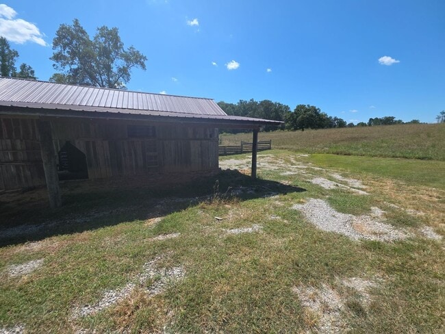 Building Photo - 139 Moore Rd