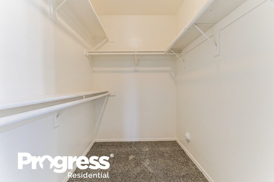 Building Photo - 250 W Juniper Ave