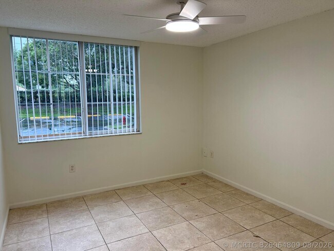 Building Photo - 7872 Sonoma Springs Cir