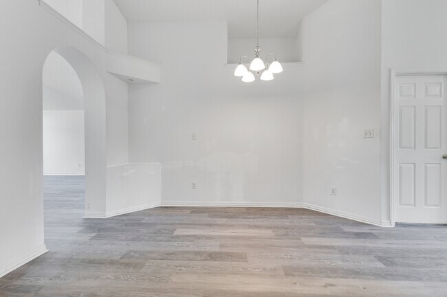 Building Photo - 7931 Oakstone Ct