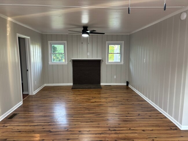 Building Photo - 10535 Hwy 231