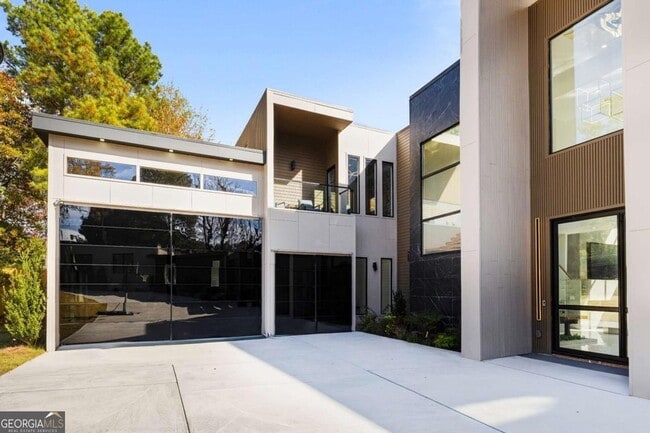 Building Photo - 3600 Lower Roswell Rd