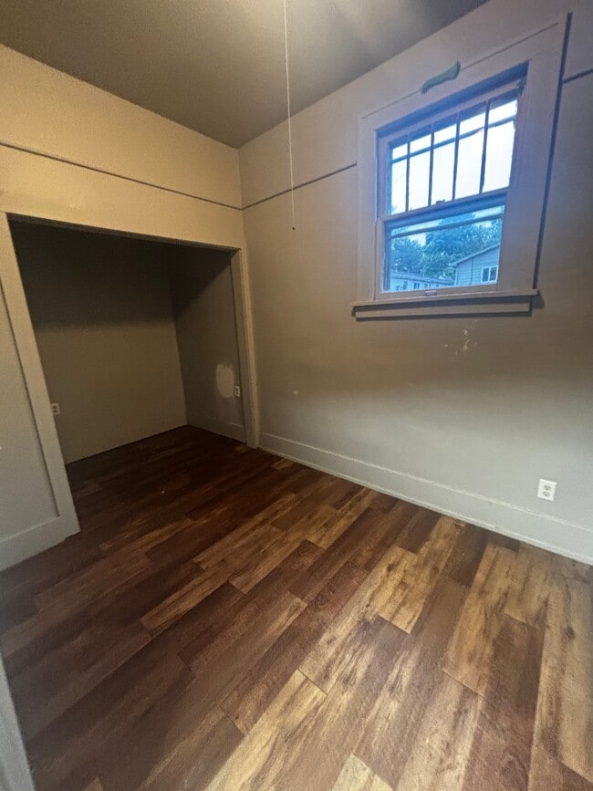 Building Photo - 501 S Walts Ave