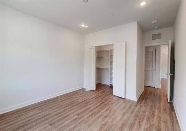 Building Photo - 4802 S Congress Ave