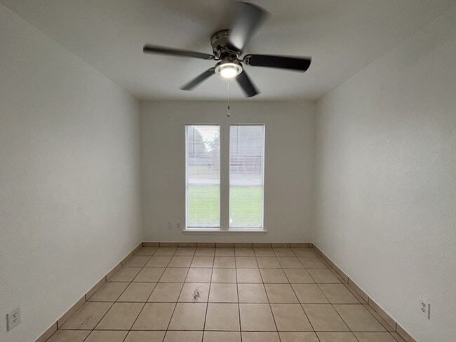 Building Photo - 112 Mesa Dr
