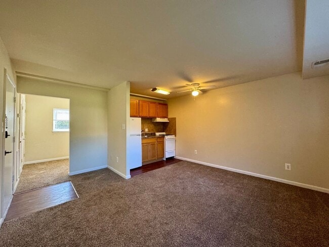 Building Photo - 3506 Beech Ave