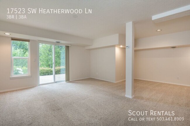 Building Photo - Spacious Sherwood Townhouse!
