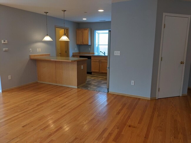 Building Photo - Upgraded Home in DuPont