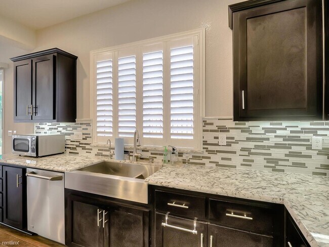 Building Photo - 33451 Bronco Loop