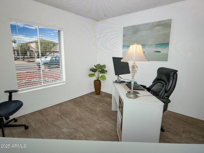 Building Photo - 4852 W Cochise Dr